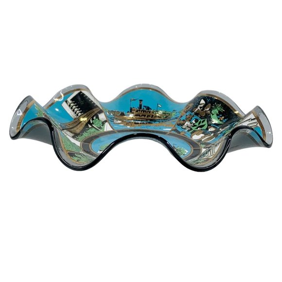 Vintage Walt Disney World Souvenir Plate Dish 1960s Magic Kingdom Ruffed Edge - Picture 3 of 13